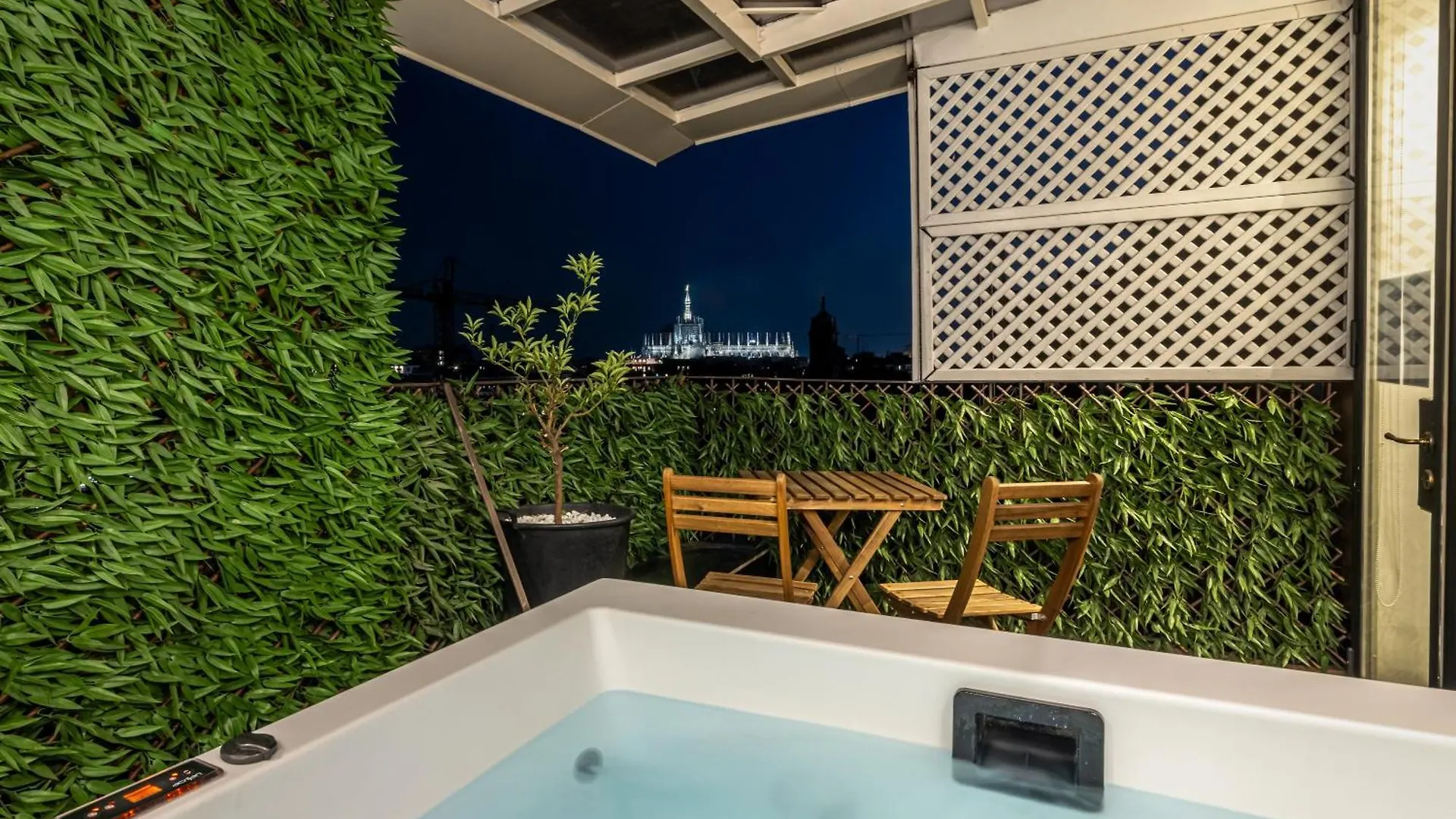 Lejlighed Luxury Penthouse With Jacuzzi & 360 View Rooftop Milano