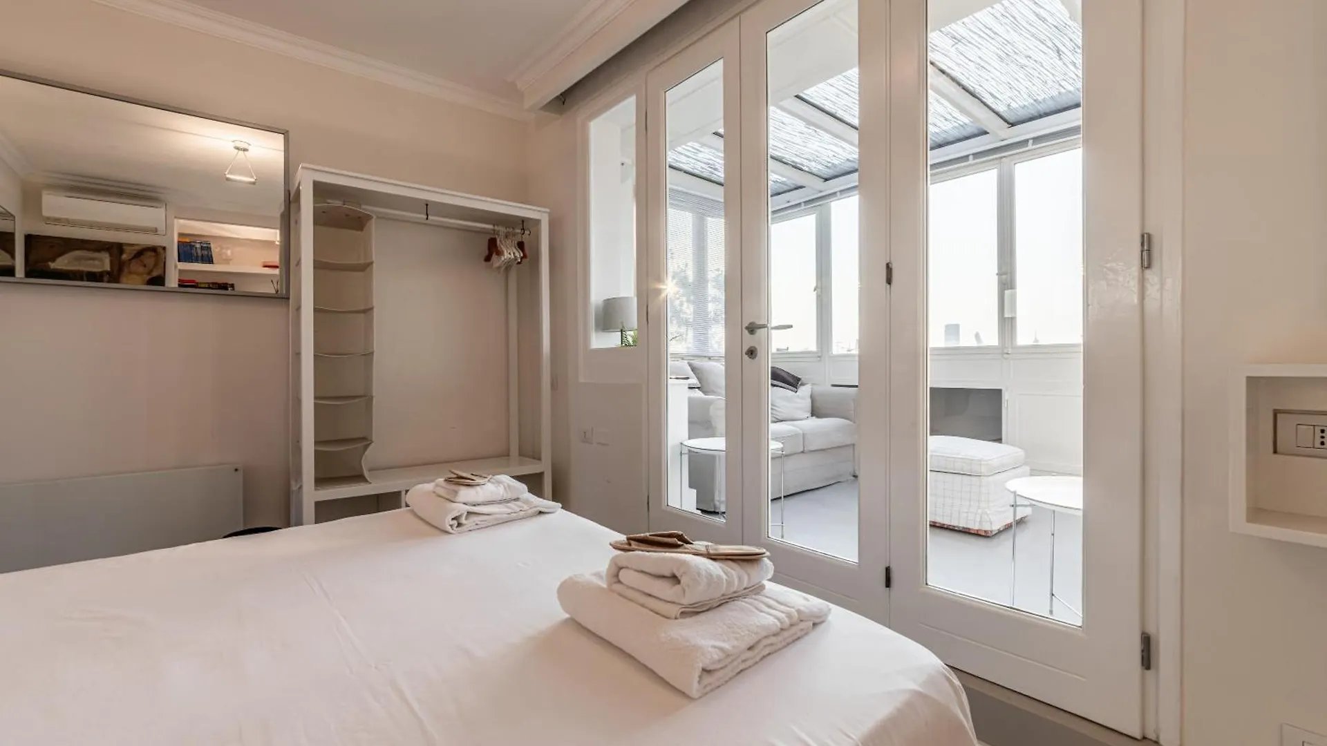 Apartament Luxury Penthouse With Jacuzzi & 360 View Rooftop Mediolan