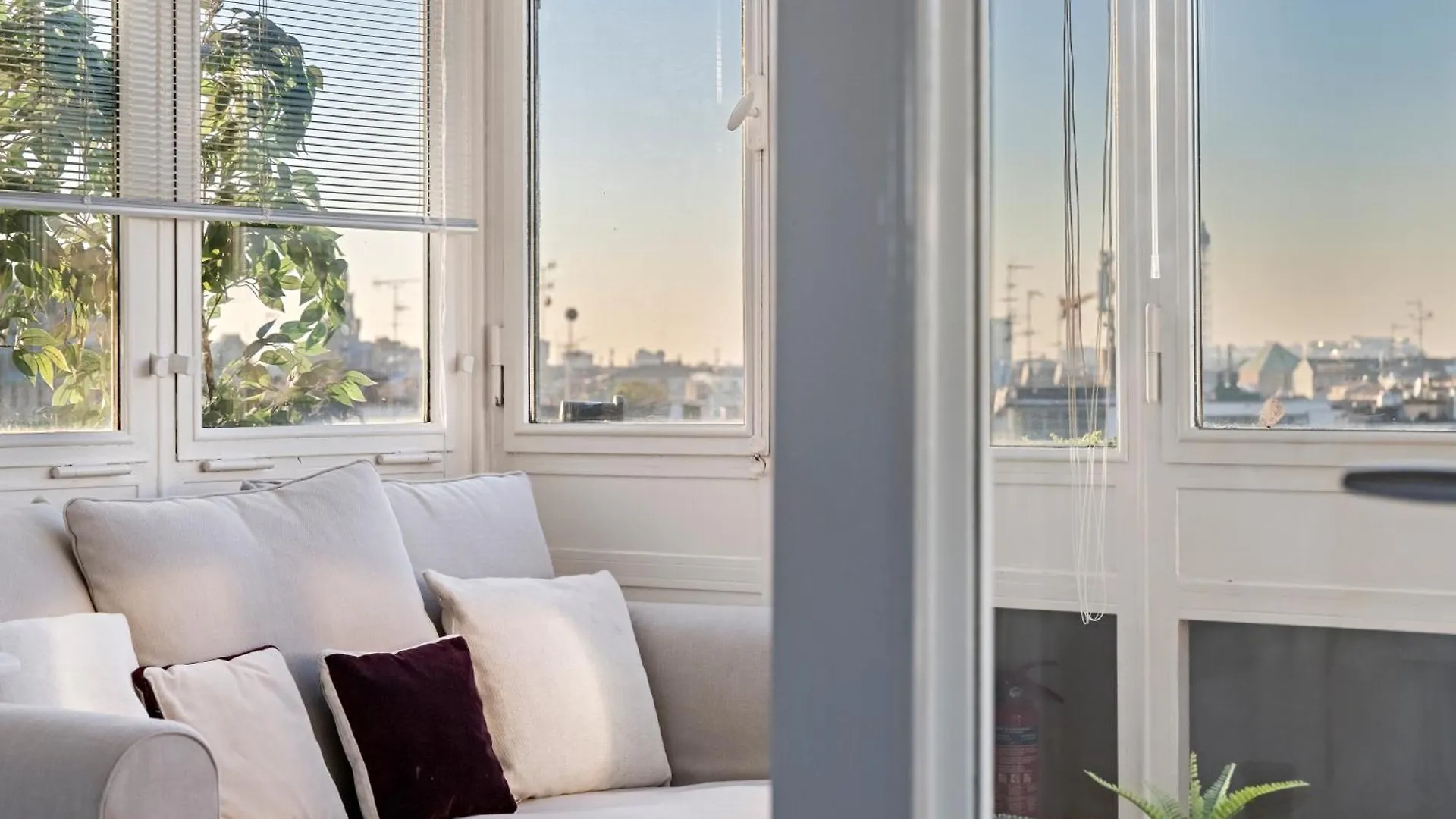 Luxury Penthouse With Jacuzzi & 360 View Rooftop Mediolan 0*,